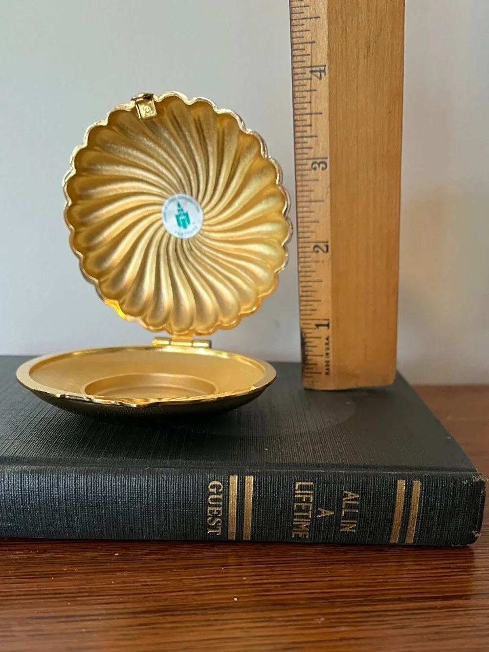 PartyLite Brass Clam Shell Travel Compact Tealight Candle Holder Beach NEW